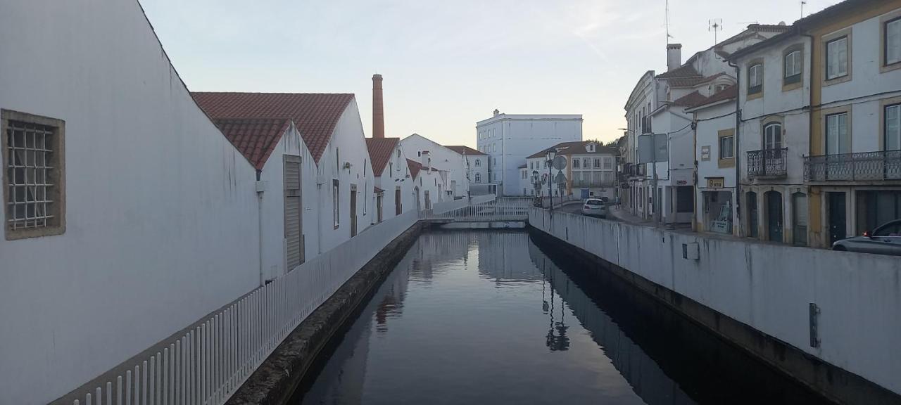 Love Tomar Eksteriør billede